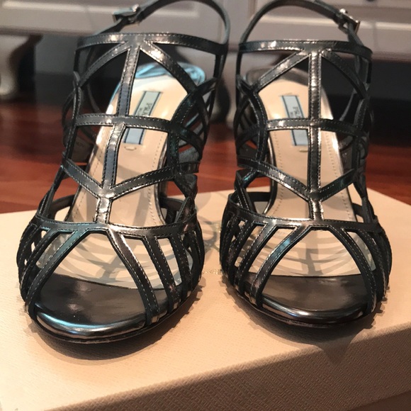 Prada heels - Picture 4 of 11